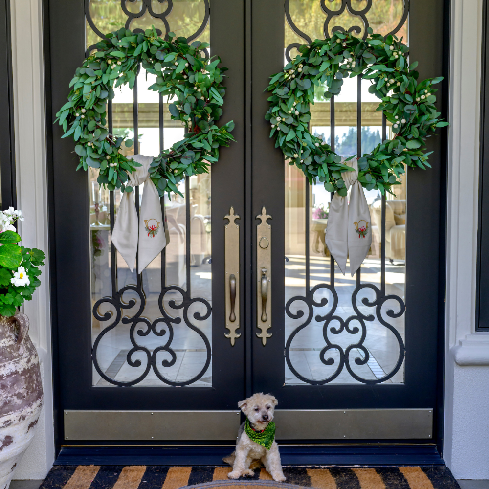 Holiday Horn with Bow Velvet Wreath Sash