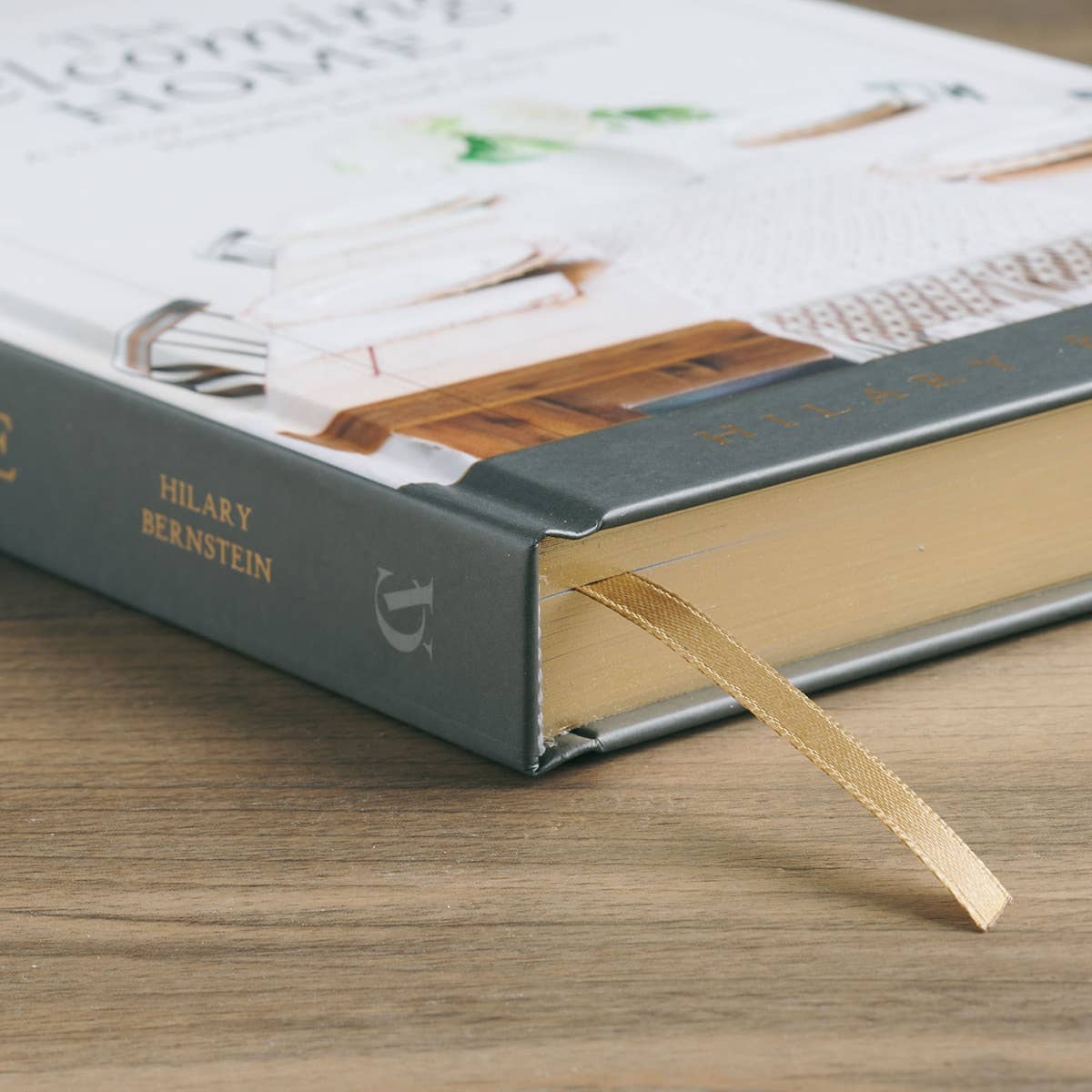 The Welcoming Home: A Devotional Guide to Hospitality