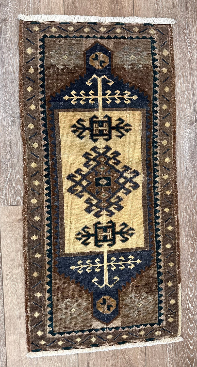 Vintage Turkish Rug - Hand-Knotted