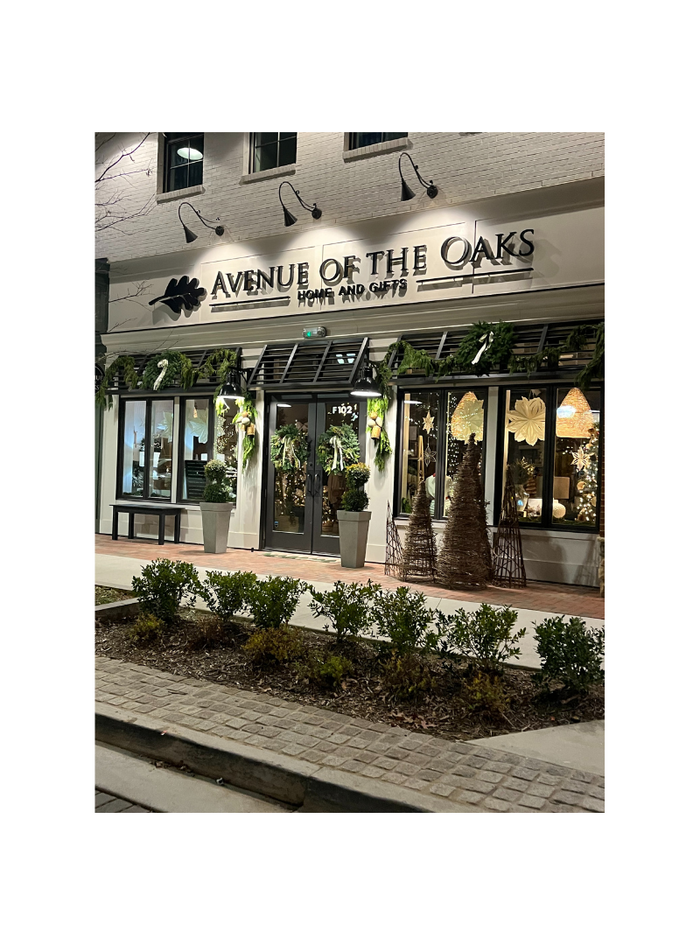 Ave Of The Oaks